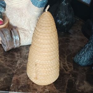 No. 6 Honeycomb Textured Candle - Cream